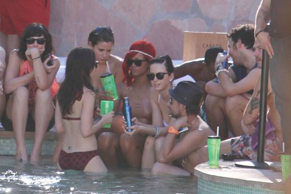 Katy Perry i Rihanna 3